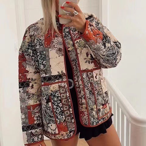 Damen Gepatchte Steppjacke in floraler Patchwork‑Optik Echo Archiv