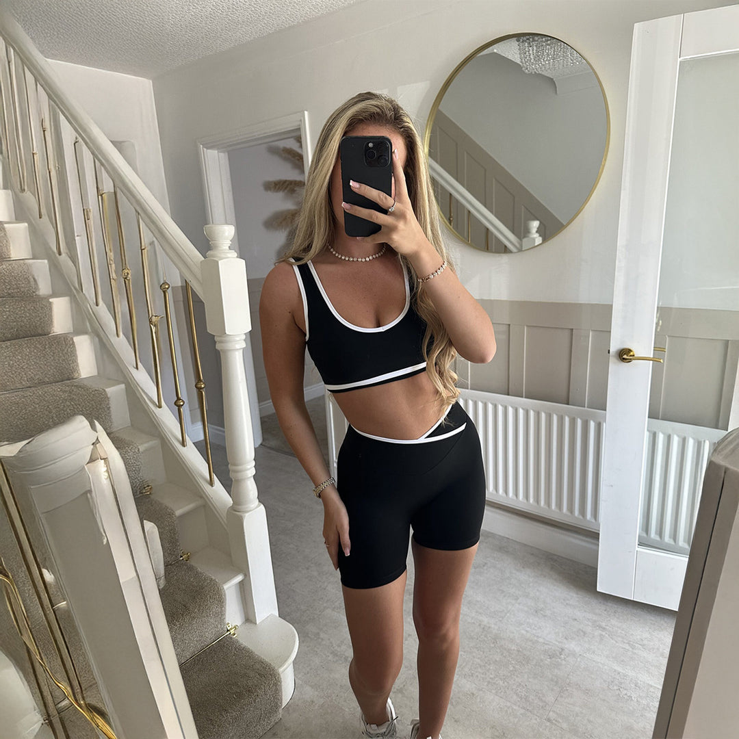 Damen Sportliches Oberteil und Shorts Set Echo Archiv