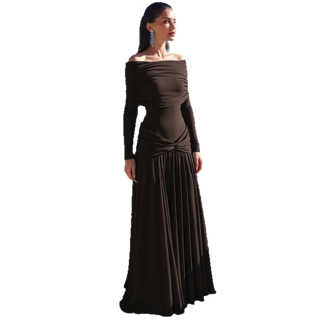 Damen Elegantes Langkleid mit gekreuztem Tailleneinsatz und schulterfreiem Ausschnitt Echo Archiv