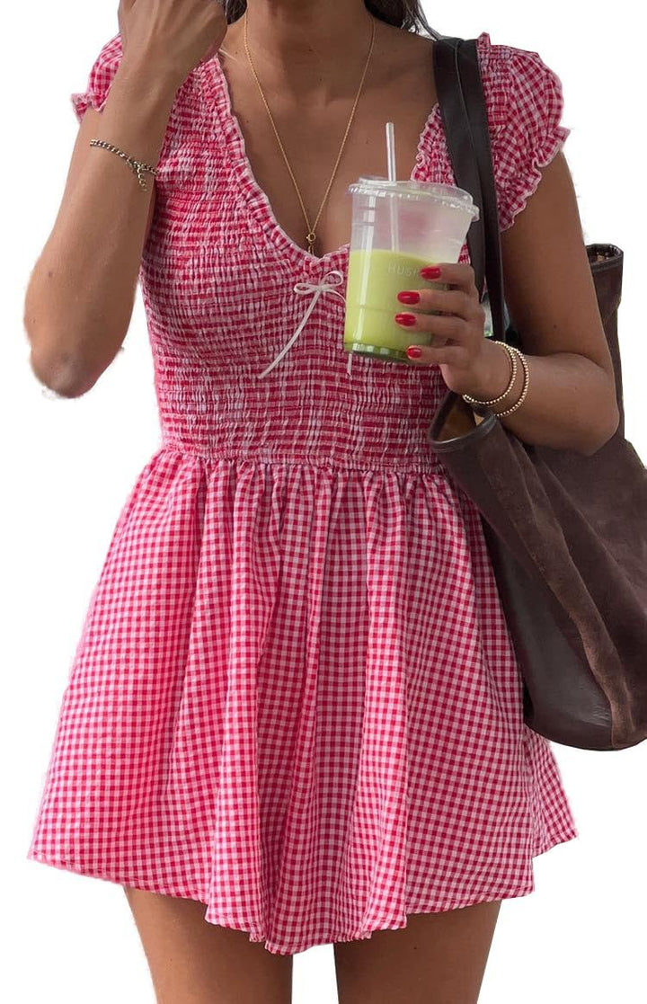 Damen Eingekräuseltes Kurzkleid mit V-Ausschnitt und Rüschendetails Echo Archiv