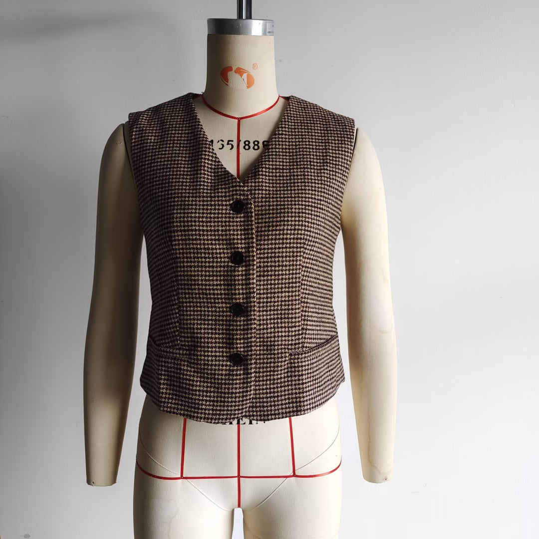 Damen tailliertes Hahnentritt-Gilet mit V-Ausschnitt und Knopfleiste – Avérine