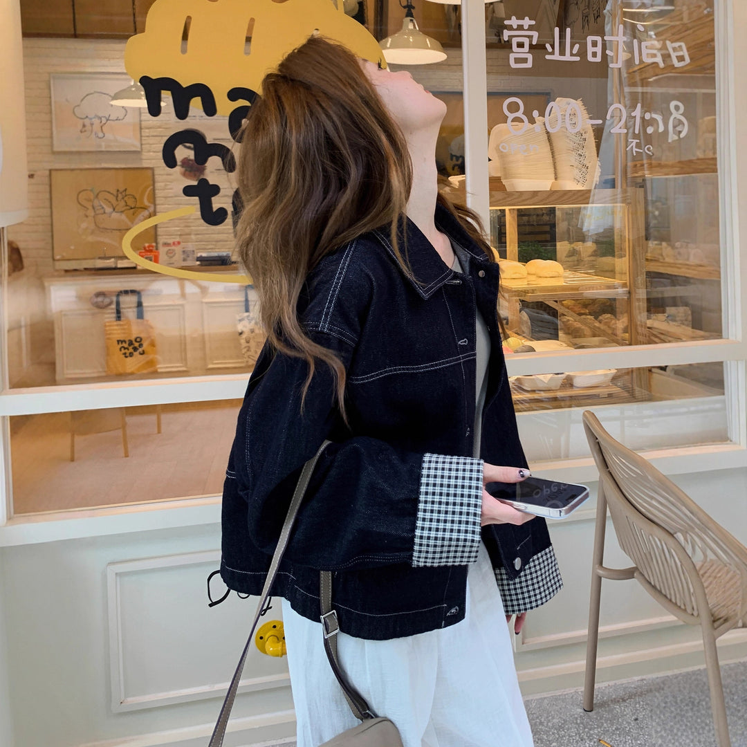 Damen Boxy-Jeansjacke mit kontrastierenden Nähten, Kordelzugsaum und karierten Manschetten Echoarchiv
