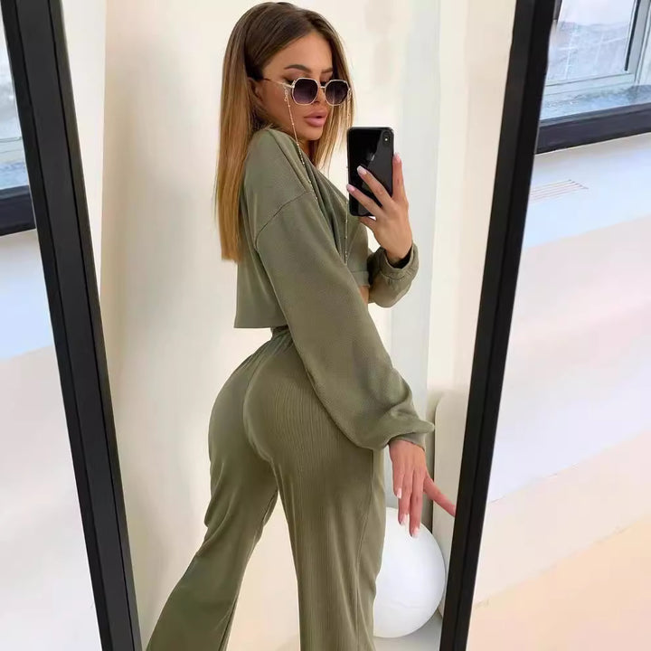 Damen Ripp-Lounge-Set mit Cut-Out Croptop, Oversize Cropped Pullover und High-Waist Jogginghose Echoarchiv