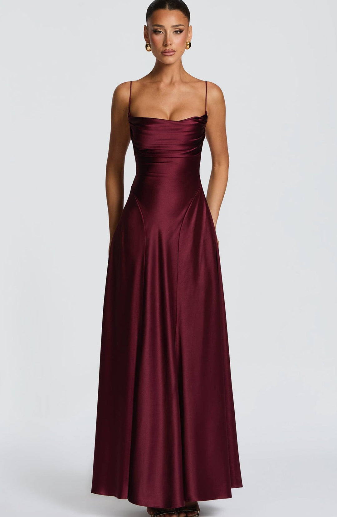 Damen Elegantes Maxikleid mit raffinierten Spaghetti-Trägern und fließendem Satin Echoarchiv
