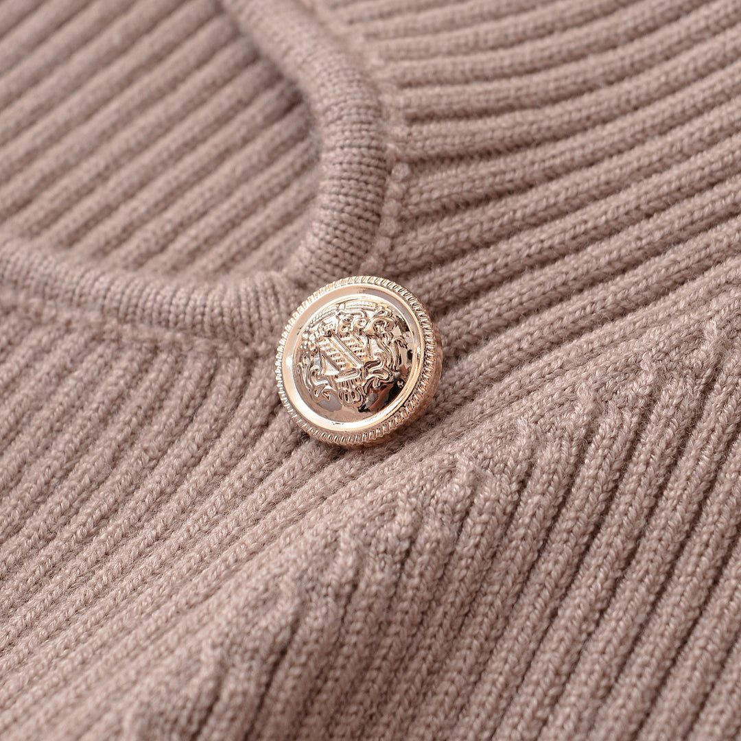 Damen Gerippter Stretch-Feinstrickpullover mit Brust-Cut-Out und Zierknöpfen Echoarchiv