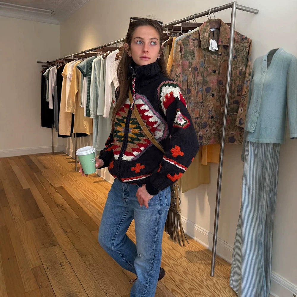 Damen Jacquard-Strickjacke mit Navajo‑Muster, Reißverschluss und hohem Kragen Echoarchiv