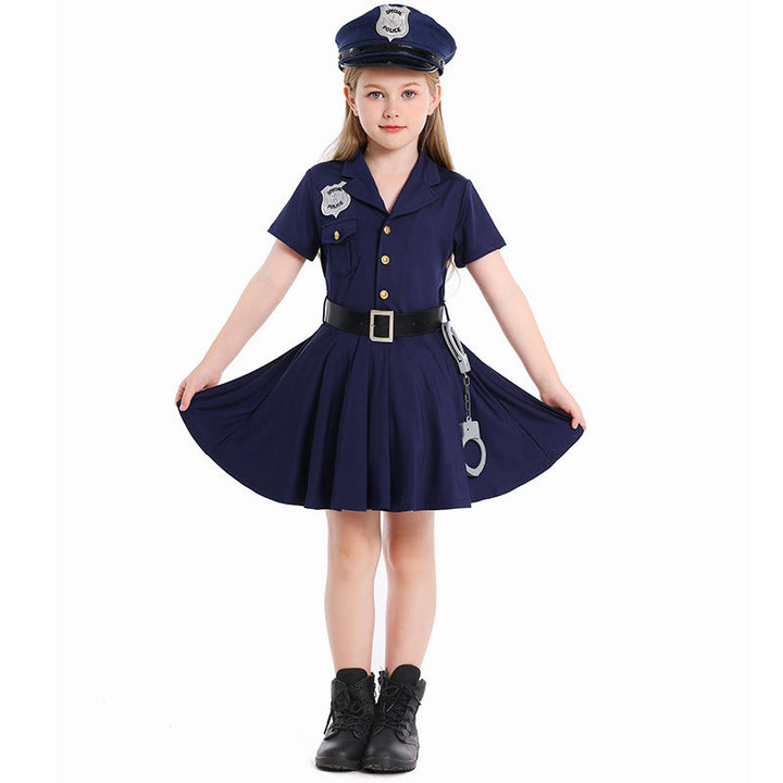 Mädchen Polizeikostüm mit Rock und Hut Echo Archiv