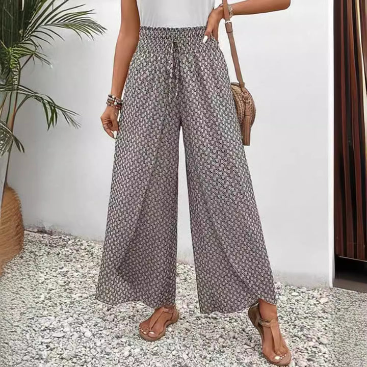 Damen nan weite Sommer-Palazzohose mit gerafftem Komfortbund, fließender Beinweite und geometrischem Allovermuster Echo Archiv