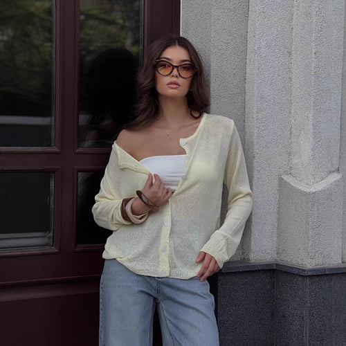 Damen leichter halbtransparenter Feinstrick-Cardigan mit Rundhals und Knopfleiste Echoarchiv