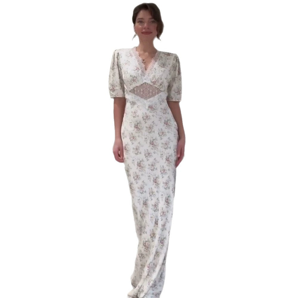 Damen Romantisches Maxikleid aus fließendem Satin mit Spitzen‑Cut‑Out & Puffärmeln Echoarchiv