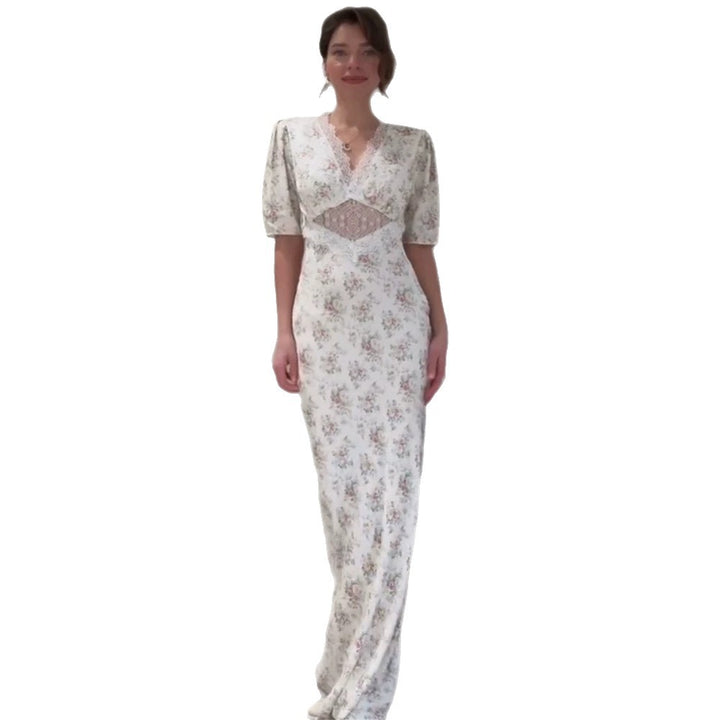 Damen Romantisches Maxikleid aus fließendem Satin mit Spitzen‑Cut‑Out & Puffärmeln Echoarchiv