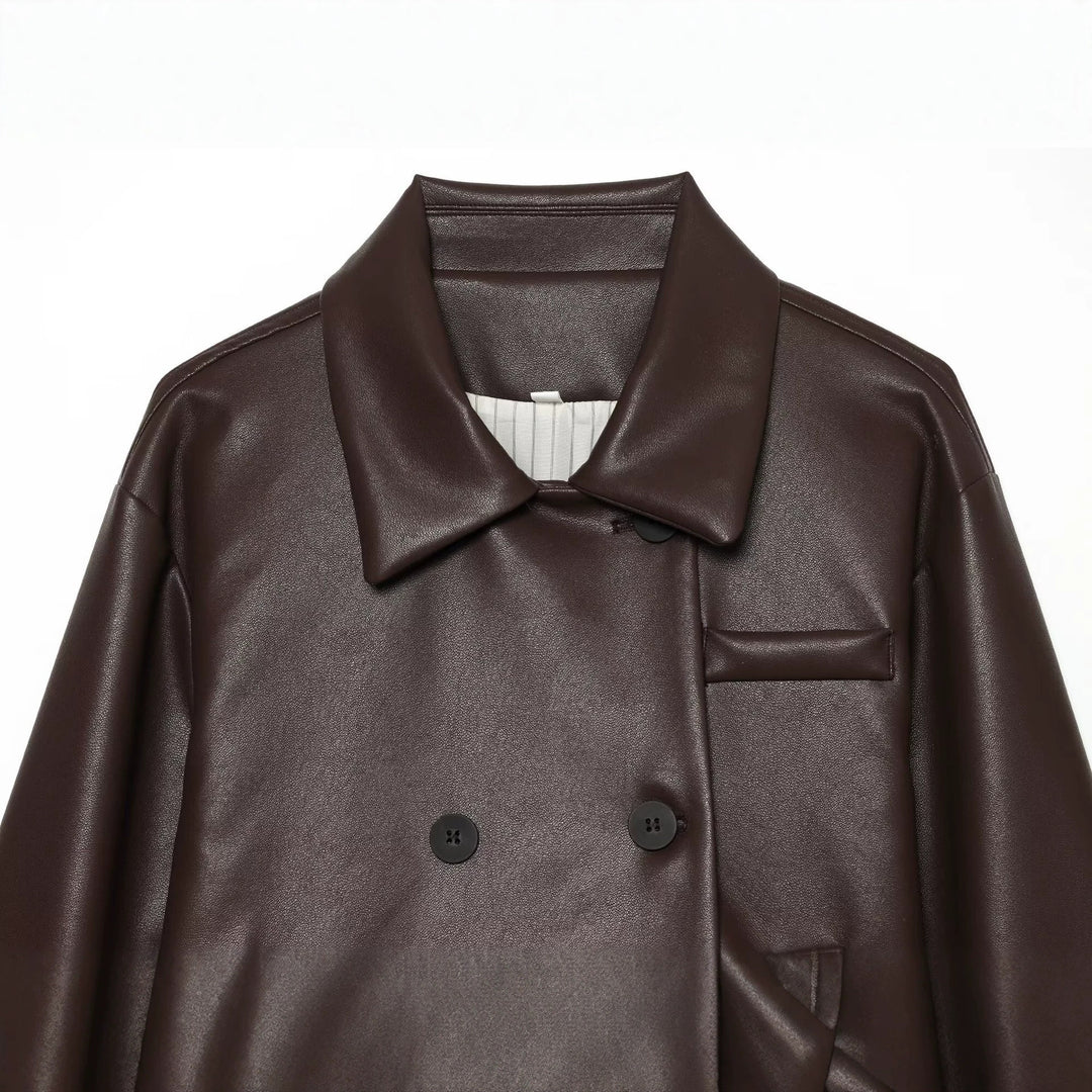 Damen Kurz geschnittene doppelreihige Kunstlederjacke mit weitem Hemdkragen Echo Archiv