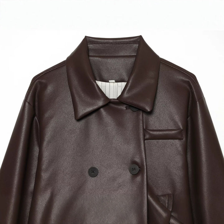 Damen Kurz geschnittene doppelreihige Kunstlederjacke mit weitem Hemdkragen Echo Archiv