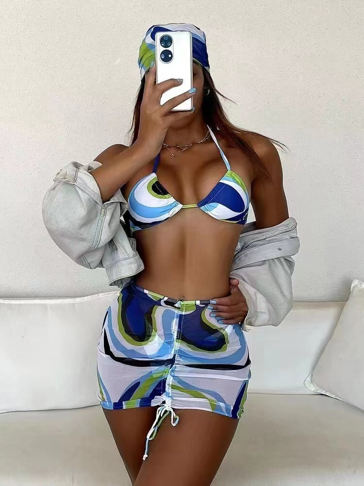 Damen Bikini-Set mit modischem Wickelrock und sportlichem Oberteil Echo Archiv