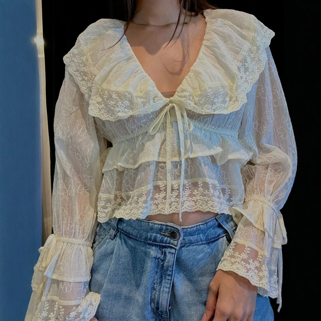 Damen romantische Bluse mit Spitzenverzierungen und Rüschendetails Echo Archiv