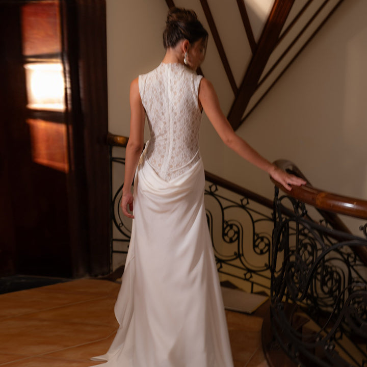 Damen Elegantes Hochzeitskleid mit Spitze und schwingendem Rock Echo Archiv