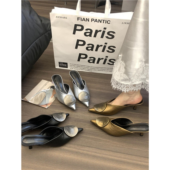 Damen Spitz zulaufende Kitten-Heel Mules mit Metallapplikation Echo Archiv