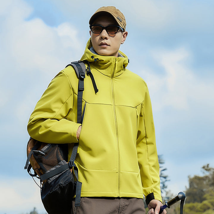 Herren Softshell-Funktionsjacke mit hohem Thermokragen, Kapuze und wasserabweisenden Reißverschlüssen Echoarchiv