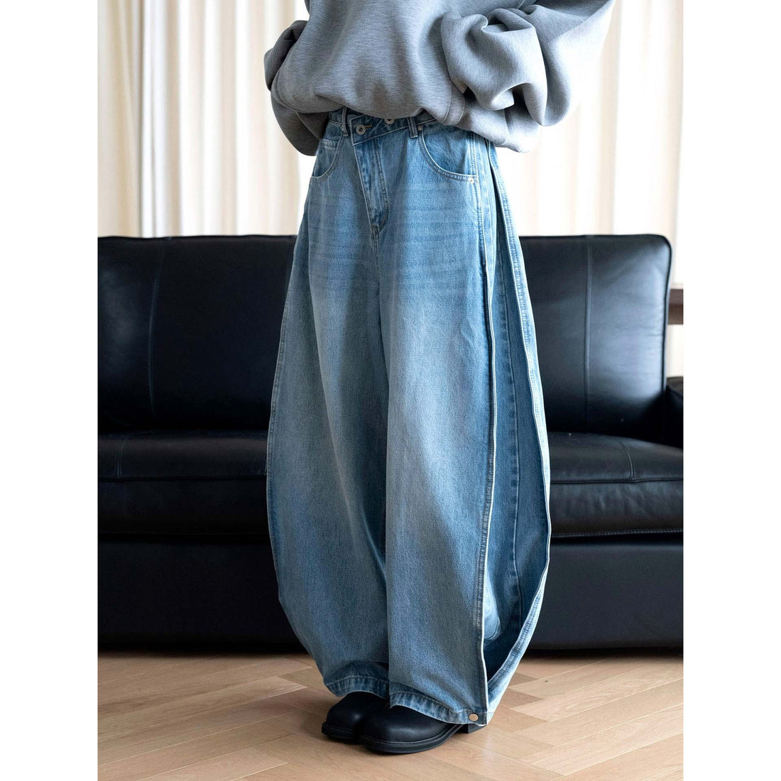 Damen Weite Jeanshose mit hohem Bund, tiefem Schritt und weitem Bein Echoarchiv
