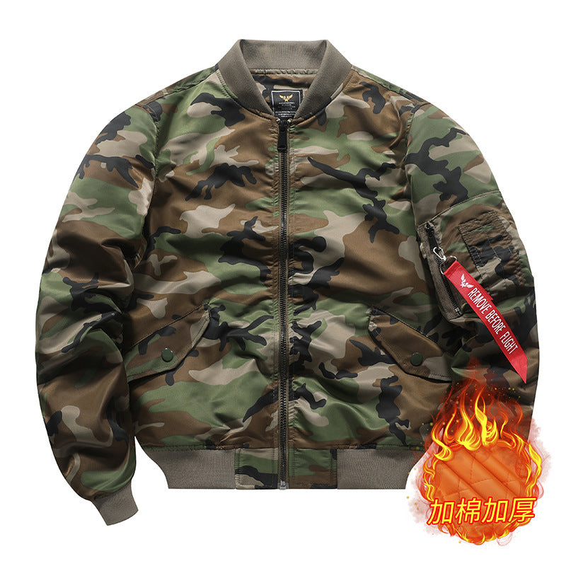 Herren Camouflage Piloten‑Bomberjacke mit Ärmeltasche, Utility‑Reißverschluss und gerippten Bündchen Echoarchiv