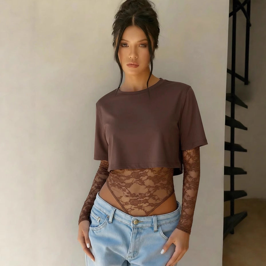 Damen Kurzschnitt-Shirt mit transparentem Spitzen-Bodysuit-Overlay Echo Archiv