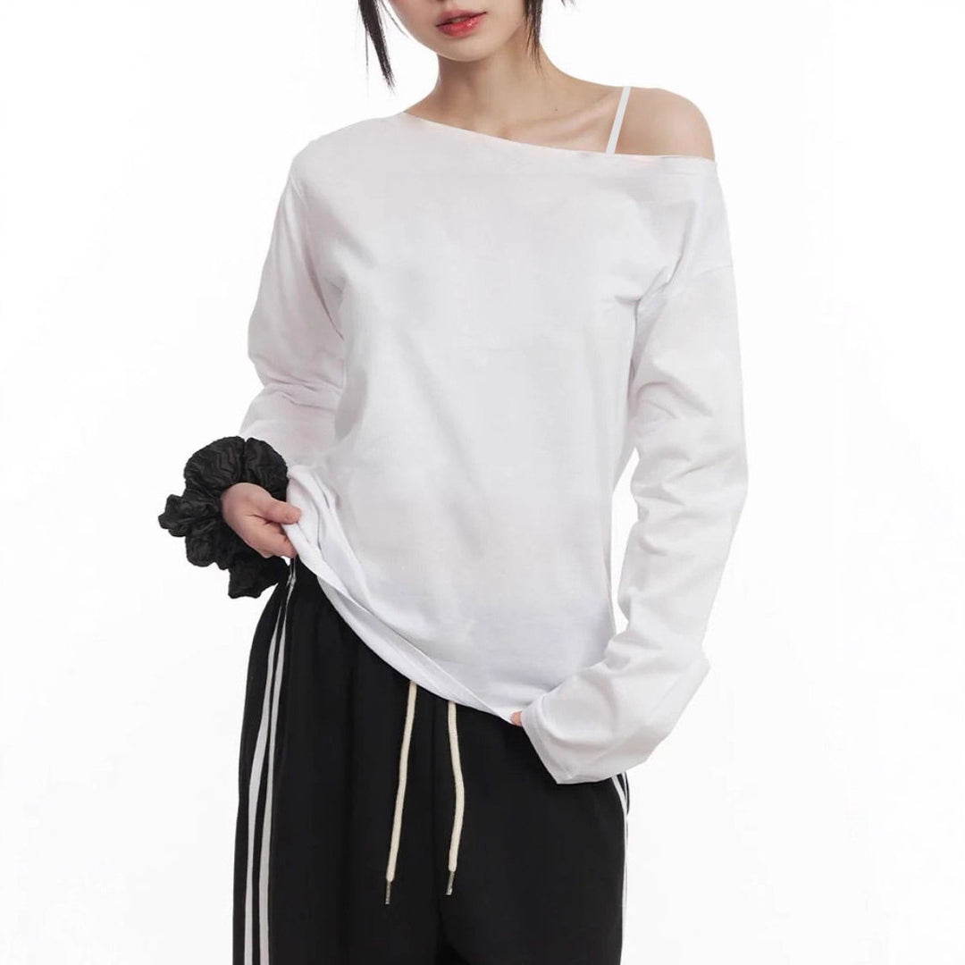Damen nan asymmetrisches Off-Shoulder Langarmshirt aus Baumwollstretch mit lässigem Oversize-Schnitt Echo Archiv