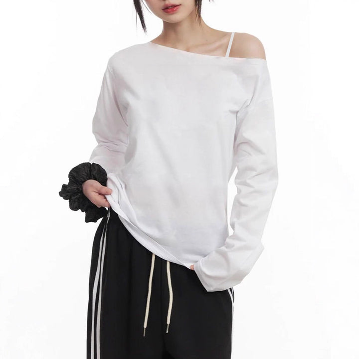 Damen nan asymmetrisches Off-Shoulder Langarmshirt aus Baumwollstretch mit lässigem Oversize-Schnitt Echo Archiv