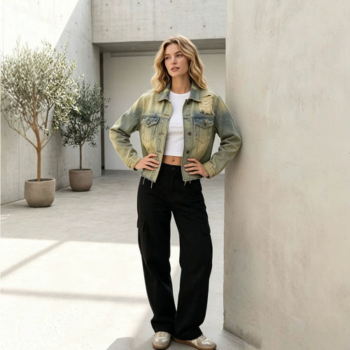 Damen nan kurze Denimjacke im Destroyed-Look mit Brusttaschen und rohem Saum Echo Archiv