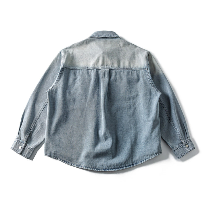 Damen Weite Denim‑Hemdjacke im Oversize‑Cut mit Druckknopfblende, Western‑Brusttaschen und abgerundetem Saum Echoarchiv