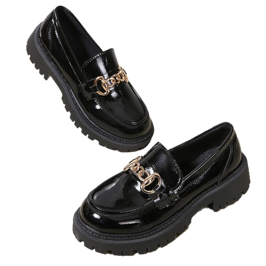 Damen nan robuste Loafer mit profilierter Traktorsohle und dekorativer Metallketten-Applikation Echo Archiv