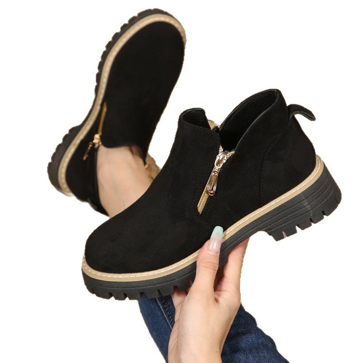 Damen Kurzschaft‑Stiefelette mit grober Profilsohle und seitlichem Reißverschluss Echo Archiv