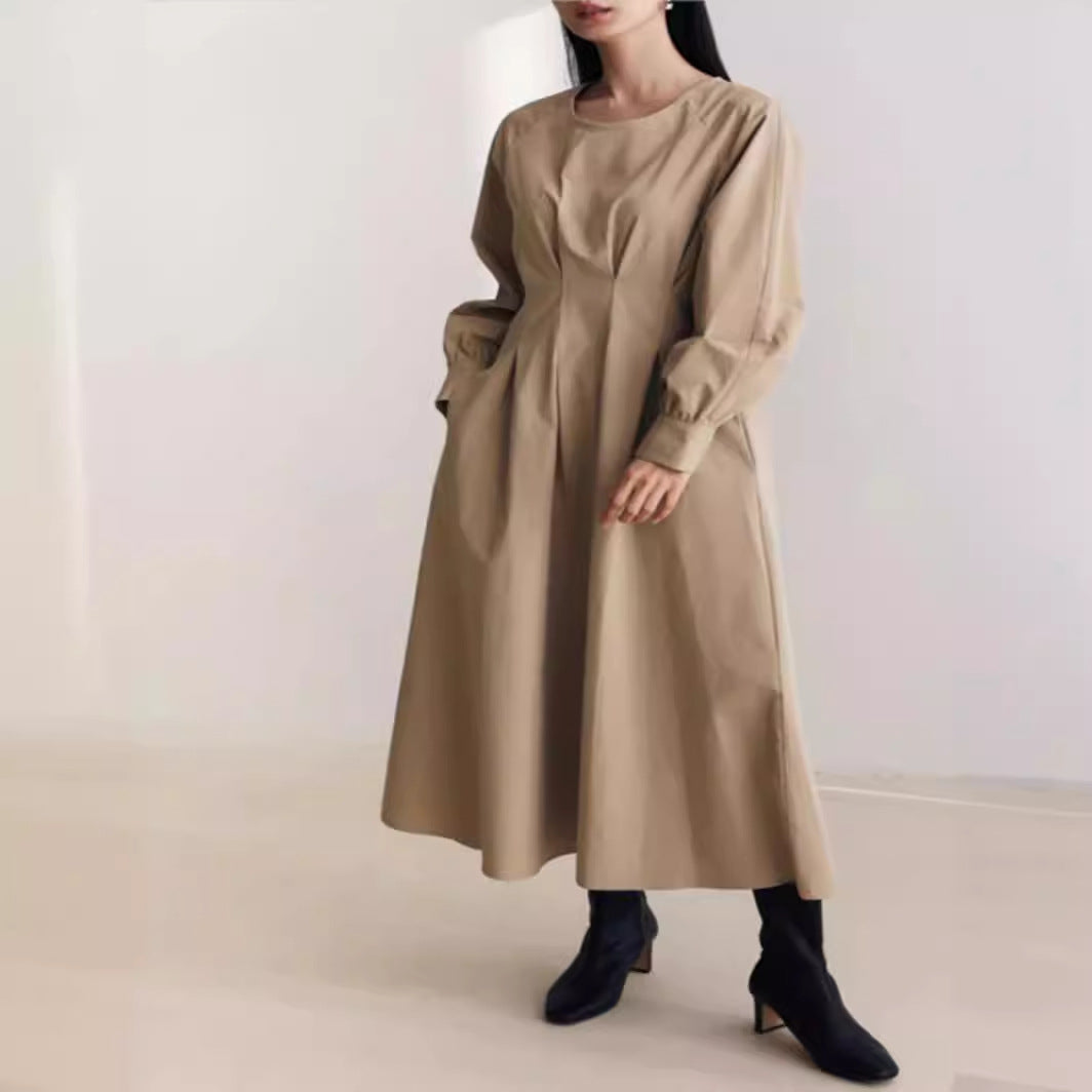 Damen Maxikleid mit Taillenabnähern, Rundhalsausschnitt und voluminösen Manschetten Echoarchiv