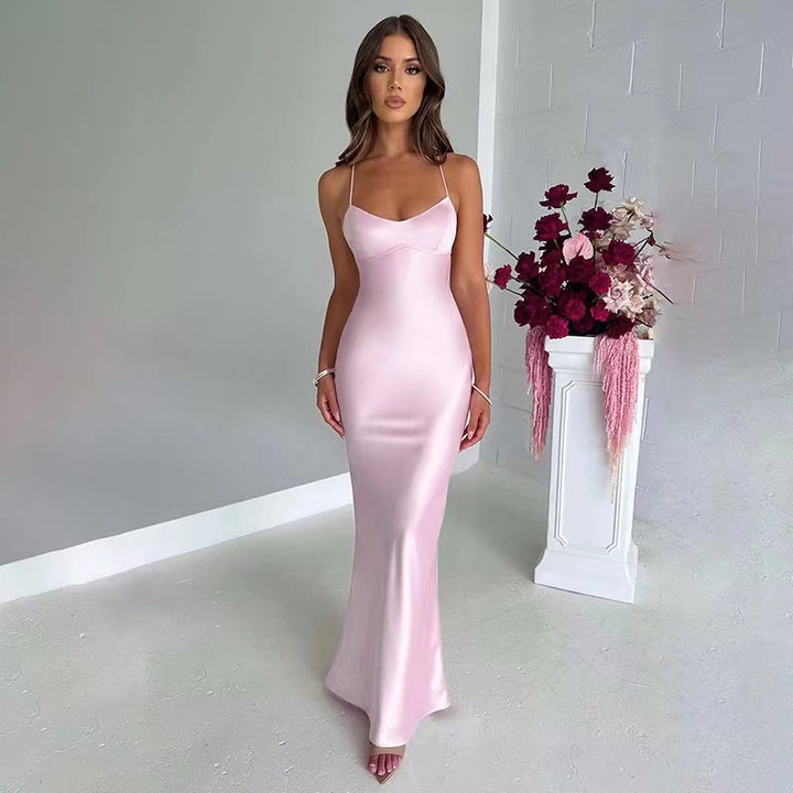 Damen Elegantes Satinabendkleid mit spaghettiträgern und fließendem Schnitt Echo Archiv