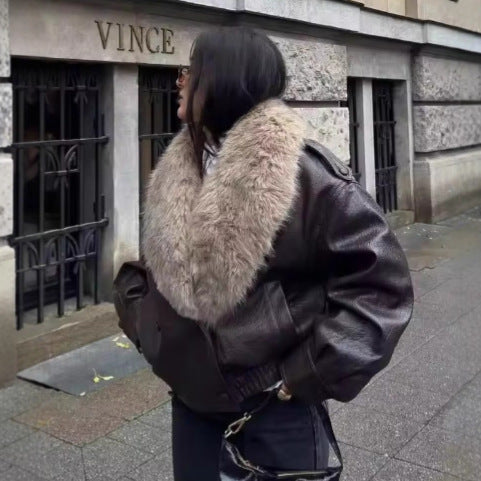 Damen nan kurze Lederjacke mit voluminösem Fellkragen, elastischem Bund und aufgesetzten Eingrifftaschen Echo Archiv