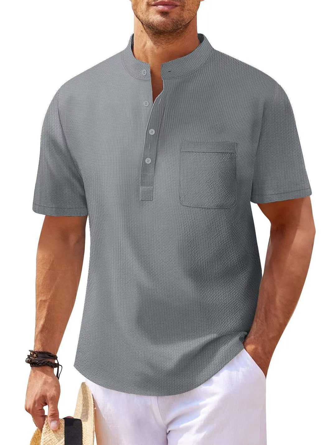 Herren Kurzarm-Henley-Shirt mit strukturiertem Design und praktischer Brusttasche Echoarchiv