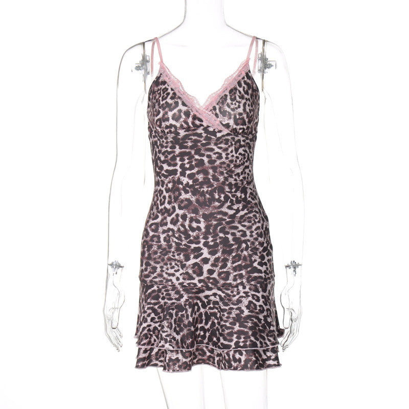 Damen verführerisches Minikleid mit Rüschendetails und Spitzenverzierungen Echo Archiv