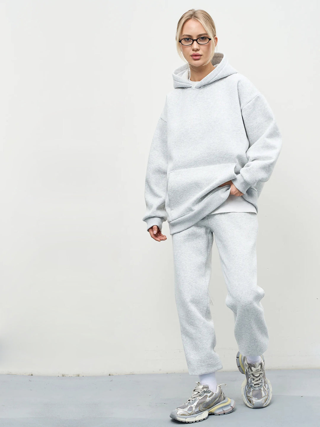 Damen großzügiger Kapuzenpullover Oversize mit Kängurutasche und weichem French-Terry – Auréline