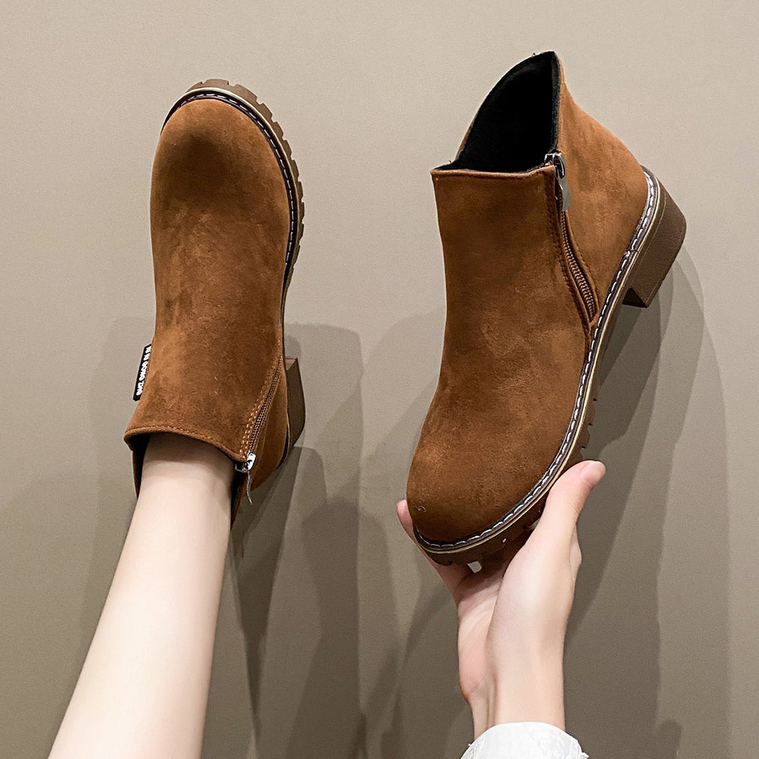Damen nan kurze Reißverschluss-Stiefelette aus Veloursoptik mit profiliertem Traktorsohlensystem und gepolstertem Komfortfutter Echo Archiv