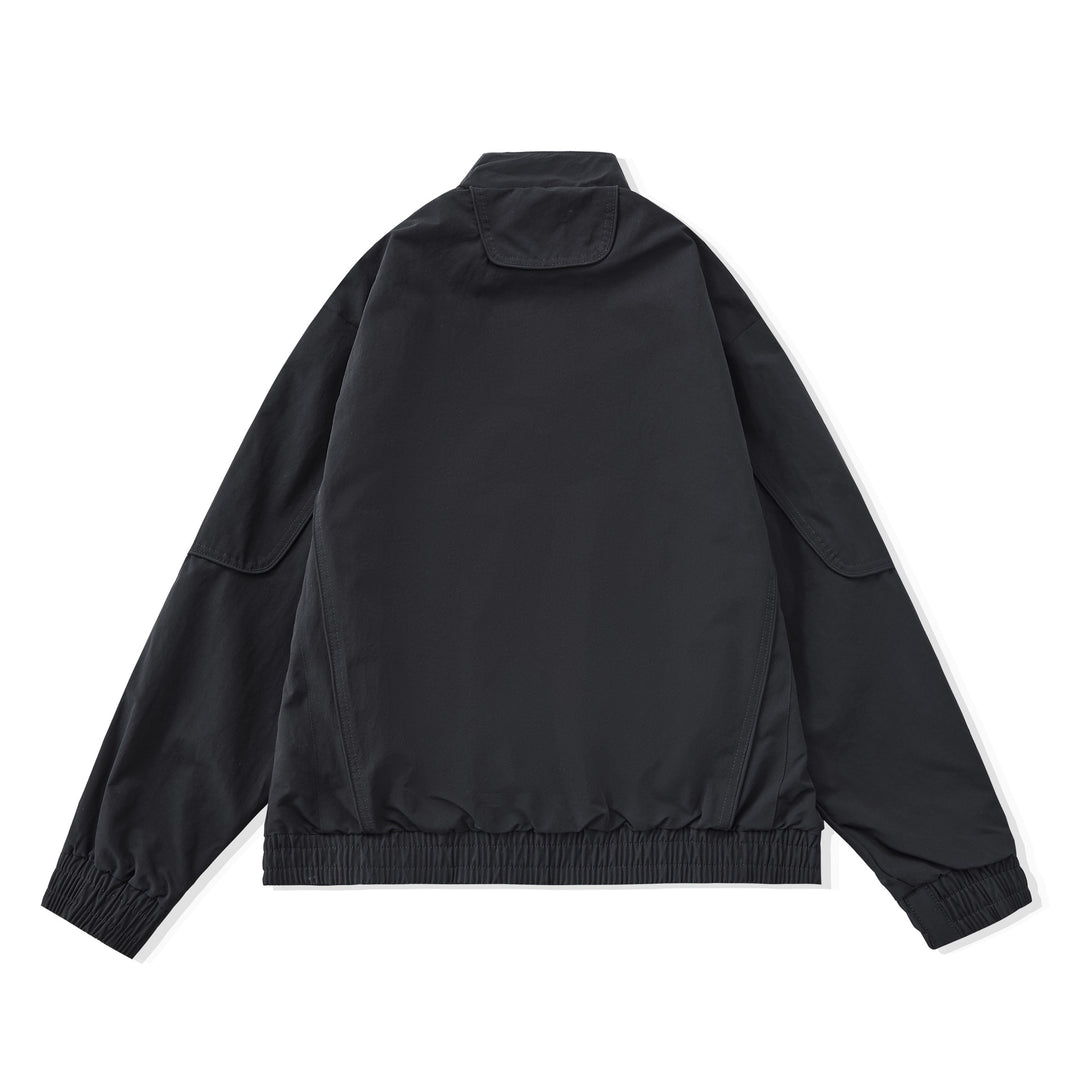 Damen Kurze Boxy‑Utility‑Jacke mit ergonomischen Teilungsnähten, hohem Stehkragen und Kordelzug Echoarchiv