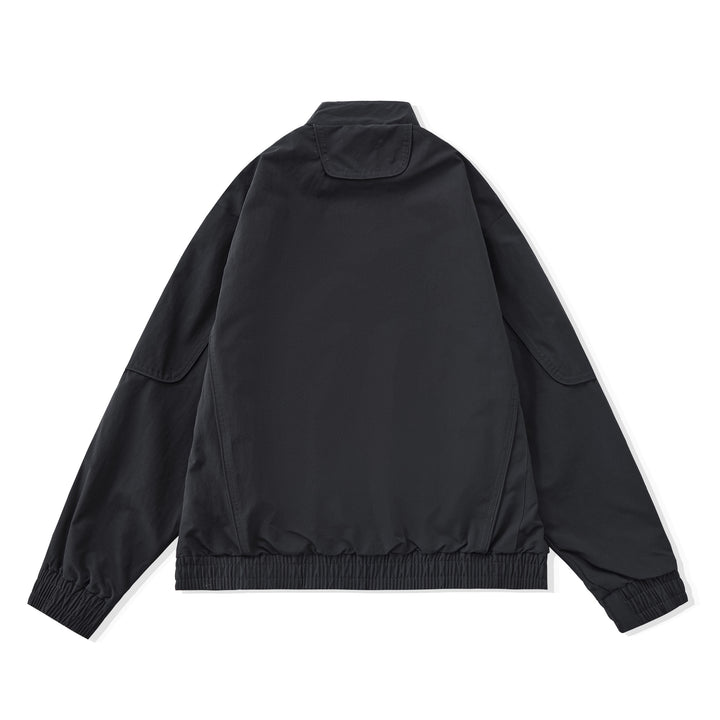 Damen Kurze Boxy‑Utility‑Jacke mit ergonomischen Teilungsnähten, hohem Stehkragen und Kordelzug Echoarchiv