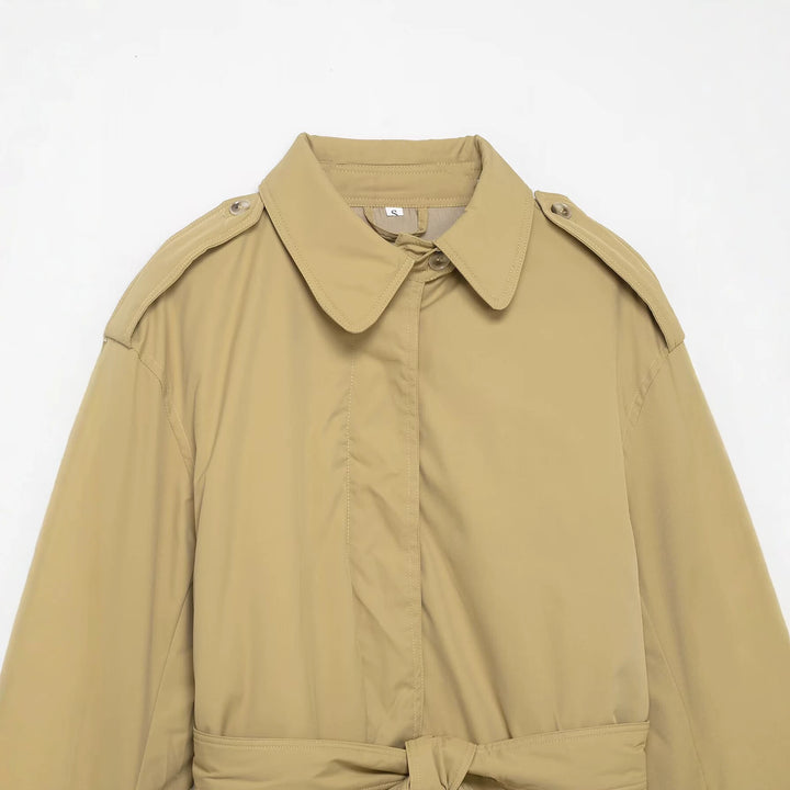 Damen Kurzer Trenchcoat mit Taillengürtel und Schulterklappen Echo Archiv
