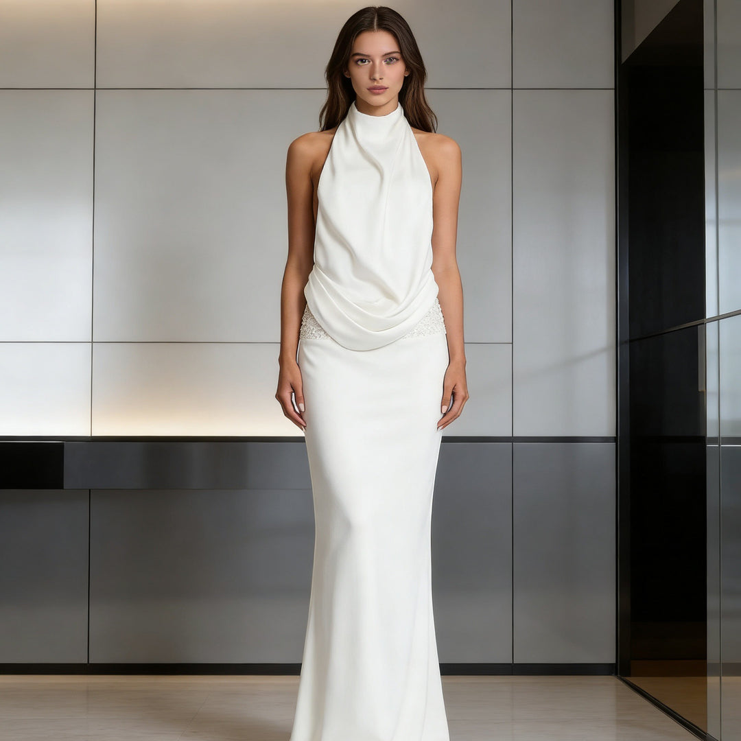 Damen Elegantes und fließendes Abendkleid mit hohem Kragen Echo Archiv