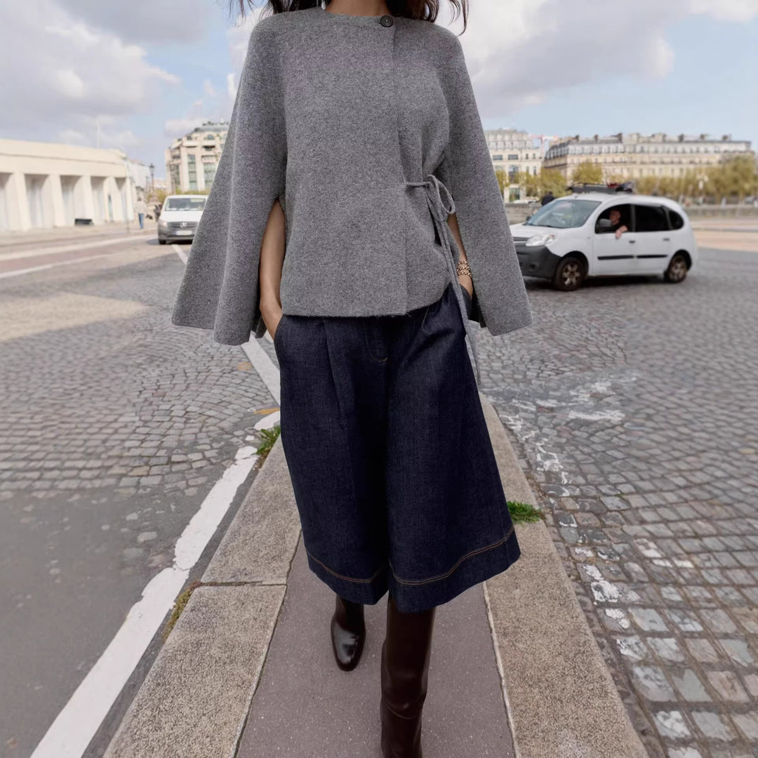 Damen Kurzes Wollmix‑Cape mit Rundhals, Tunnelzug‑Taillierung und Trompetenärmeln Echoarchiv