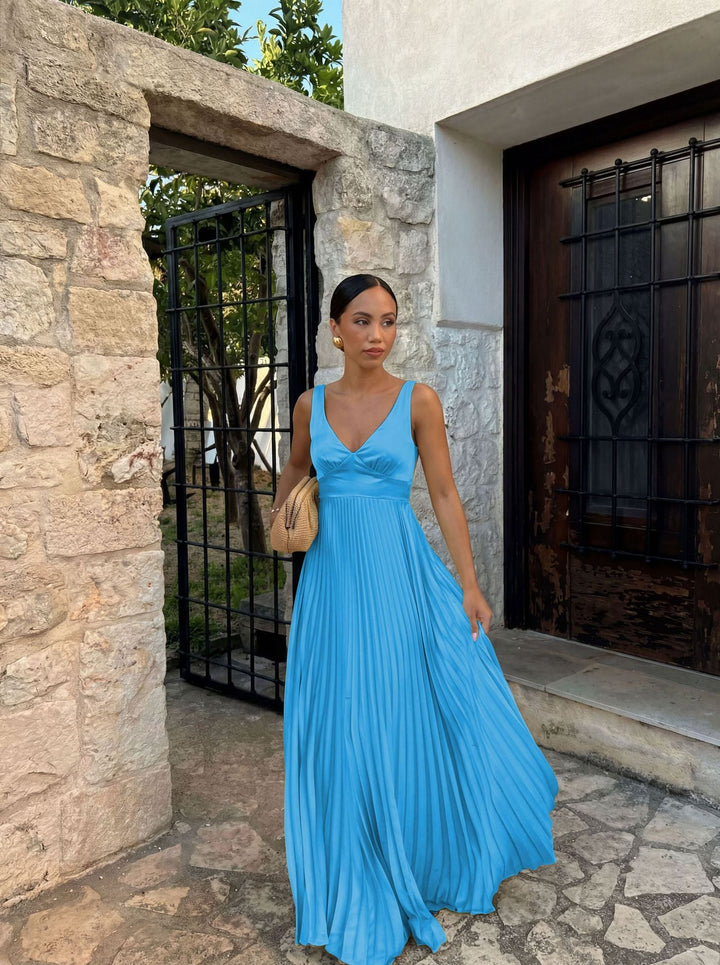 Damen Plisseekleid mit tiefem V-Ausschnitt und eleganter Silhouette Echoarchiv