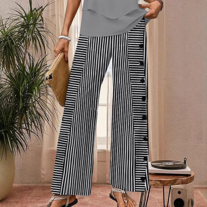 Damen nan weite Palazzo-Hose mit vertikaler Nadelstreifen-Optik und seitlicher Knopfleiste Echo Archiv