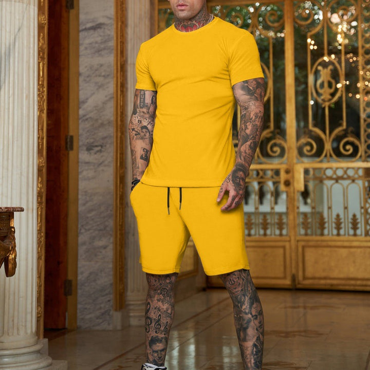 Herren sportliches T-Shirt und Shorts Set Echoarchiv