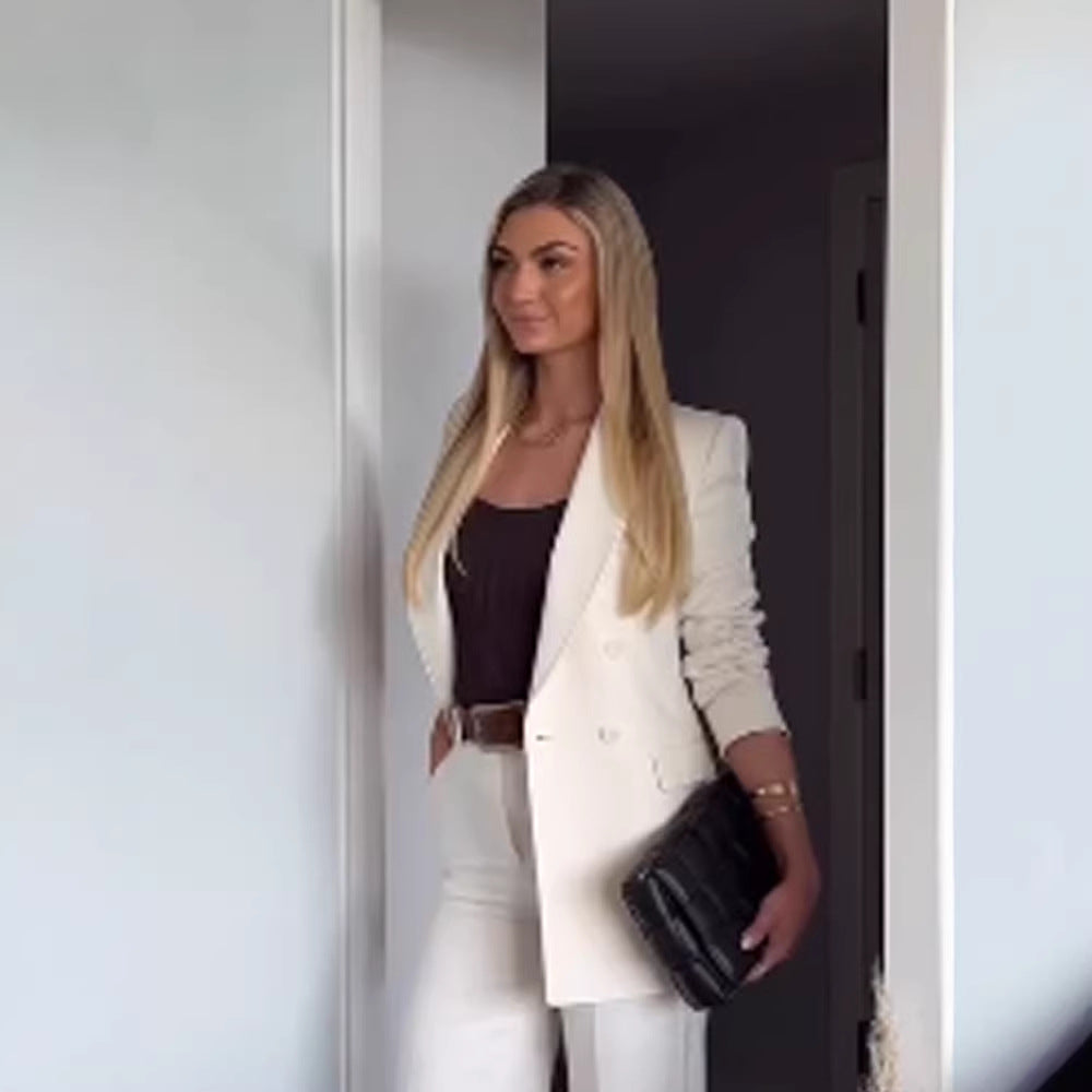 Damen Figurnaher Doppelreihiger Longblazer mit leichtem Schulterpolster und cleanem Revers Echoarchiv