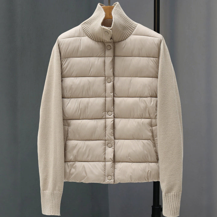 Damen Kurz gefütterte Steppjacke mit gestrickten Ärmeln und Rippkragen Echo Archiv