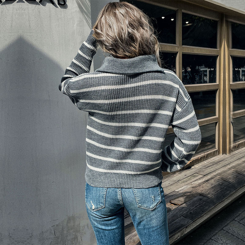 Damen Maritimer Streifenpullover aus Grobstrick mit kurzem Saum und Stehkragen Echoarchiv