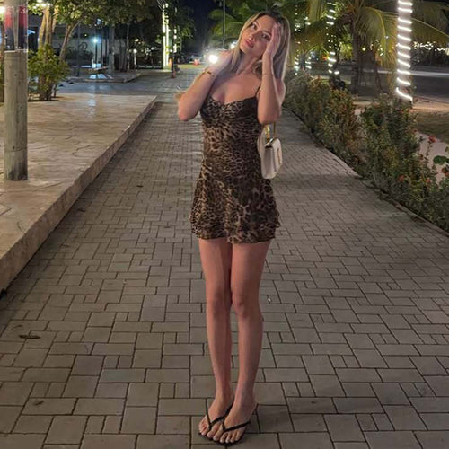 Damen Nachtkleid mit tierischem Muster und zartem Spaghettiträgerschnitt Echo Archiv
